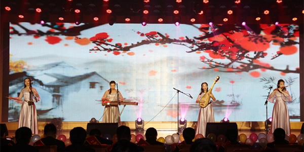 11、股份公司乐器演奏.jpg